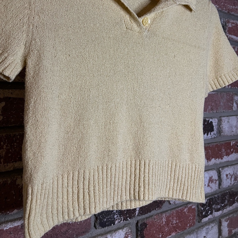 Women’s Stradivarius Rustic knit polo top in buttermilk Yellow - Picture 4 of 7